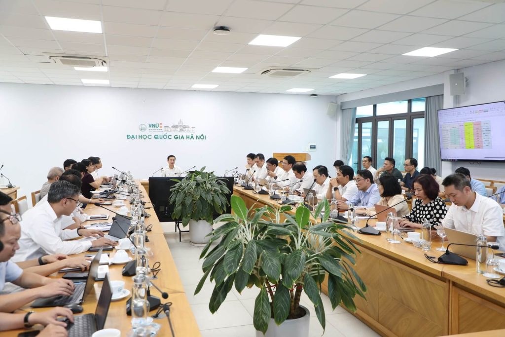 Ủy viên Dự khuyết Trung ương Đảng, Giám đốc ĐHQGHN Bùi Thế Duy chủ trì cuộc làm việc 